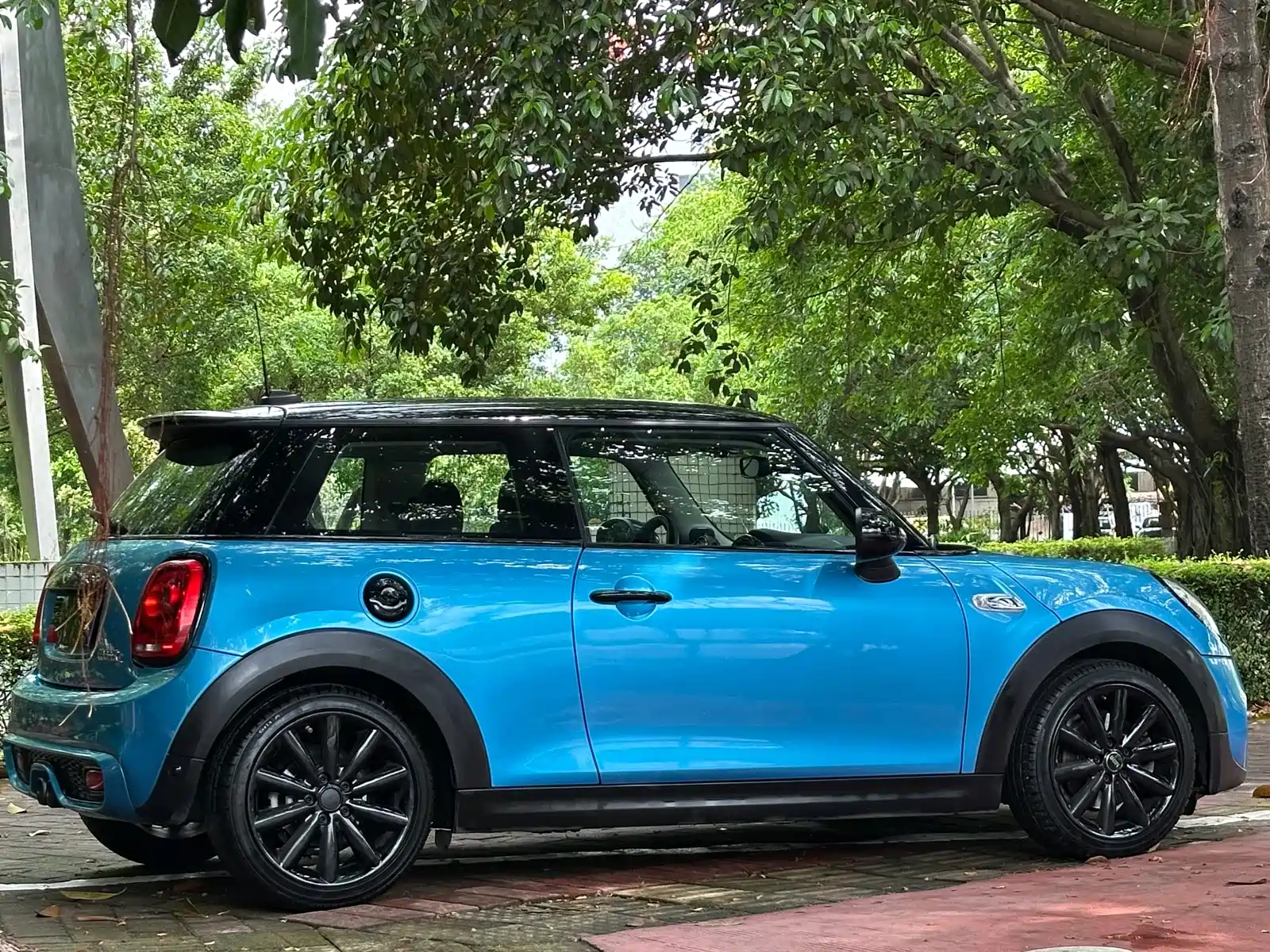 Фото 3 - MINI MINI