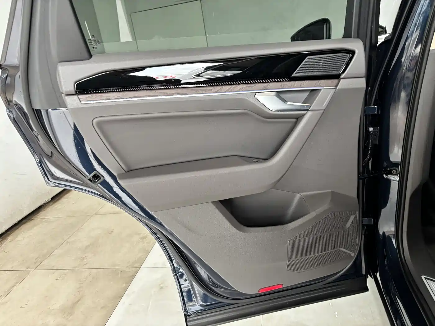 Volkswagen Touareg 2025 Facelift 2.0TSI RY Edition фото 22