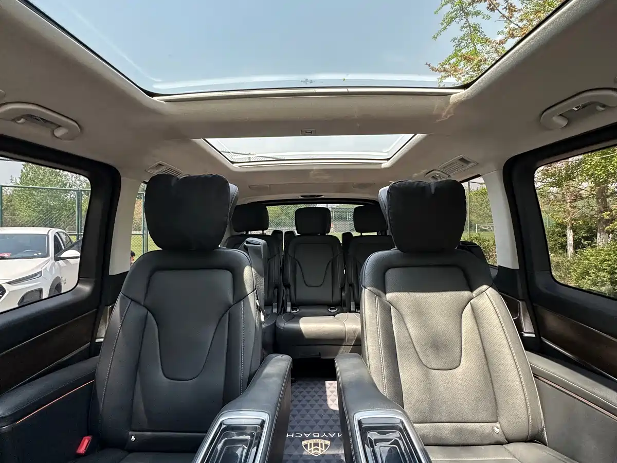 Mercedes-Benz V-Class 2022 V 260 L Long Wheelbase Luxury Edition фото 14