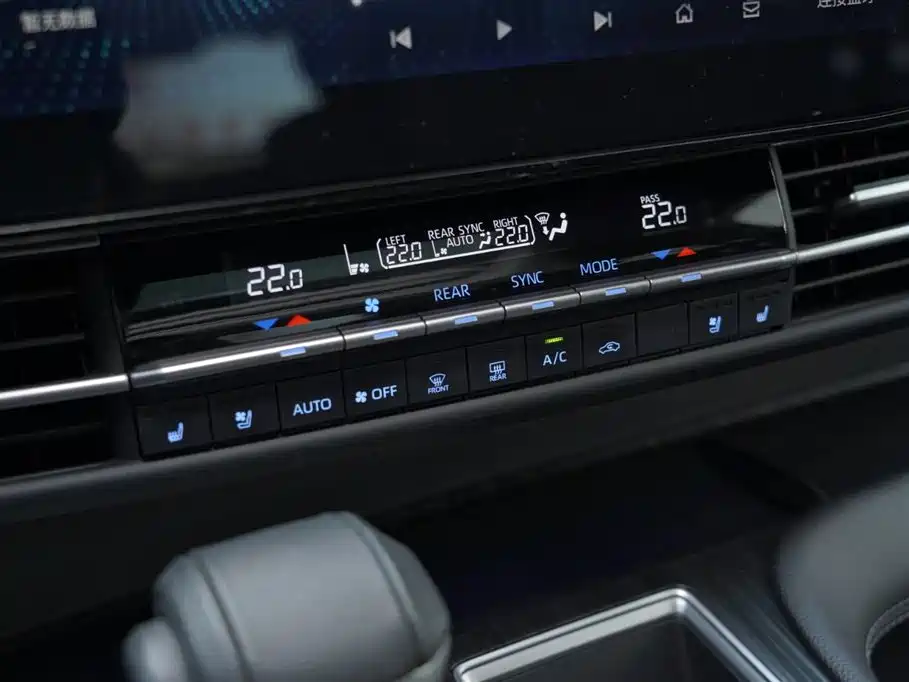 Toyota Sienna 2021 2.5L Hybrid Premium Edition фото 15