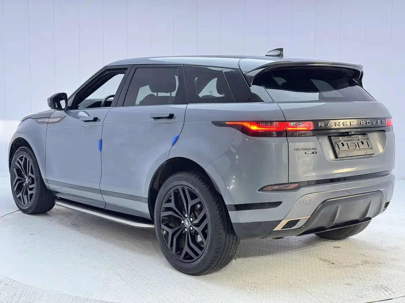 Land Rover Range Rover Evoque 2020 Model 249PS R-DYNAMIC S Gloss Black Sport Edition фото 10
