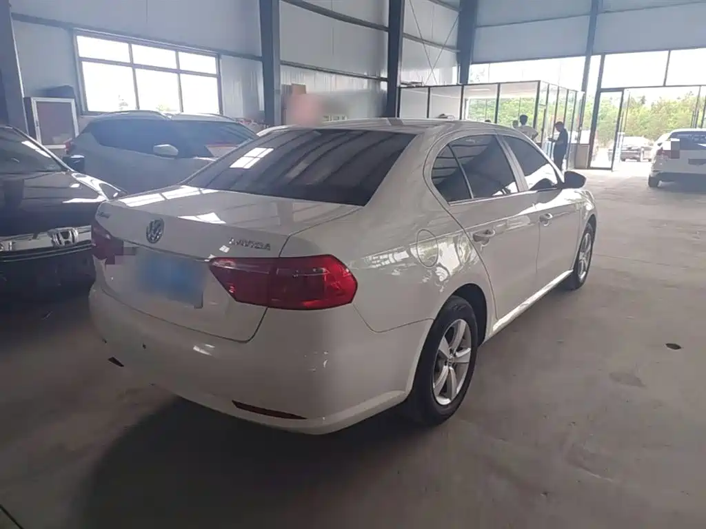 Volkswagen Lavida 2013 Facelift Classic 1.6L Manual Trend фото 7