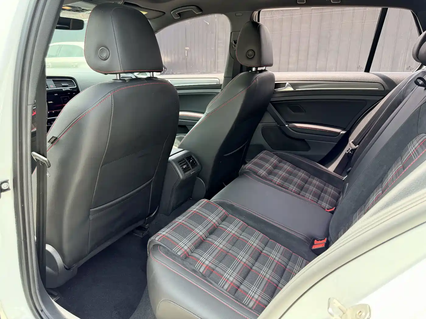 Volkswagen Golf GTI 2018 2.0TSI GTI фото 11