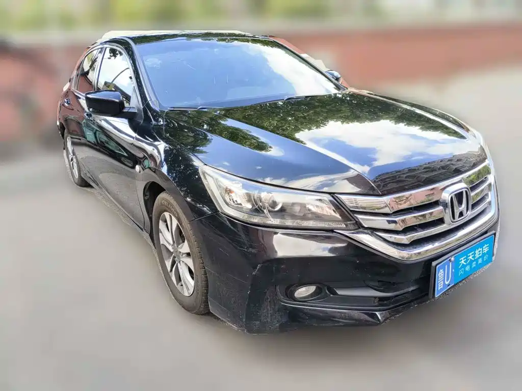 Фото 3 - Honda Accord