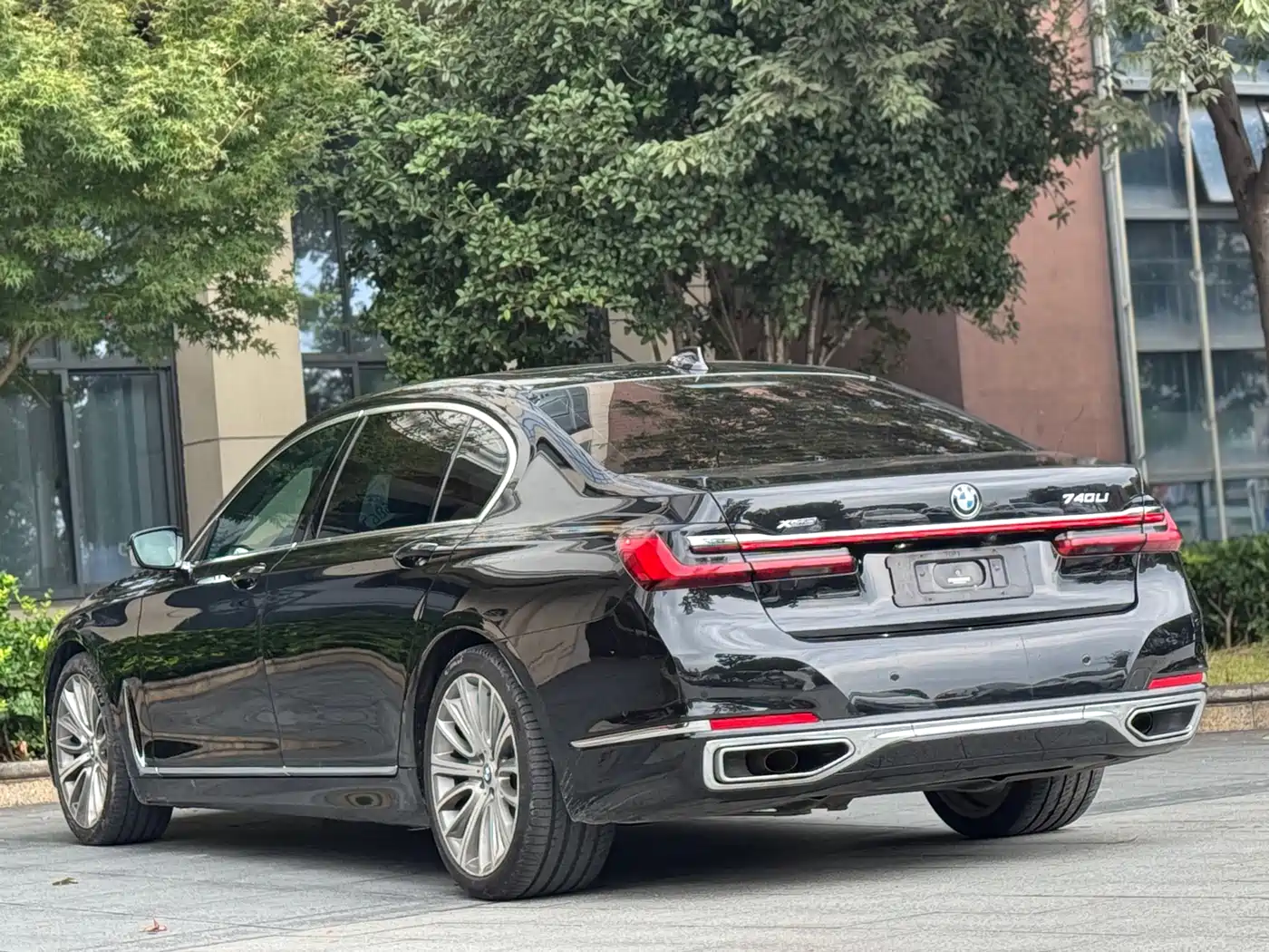 BMW 7 Series 2021 Model 740Li Leading Luxury Package фото 10