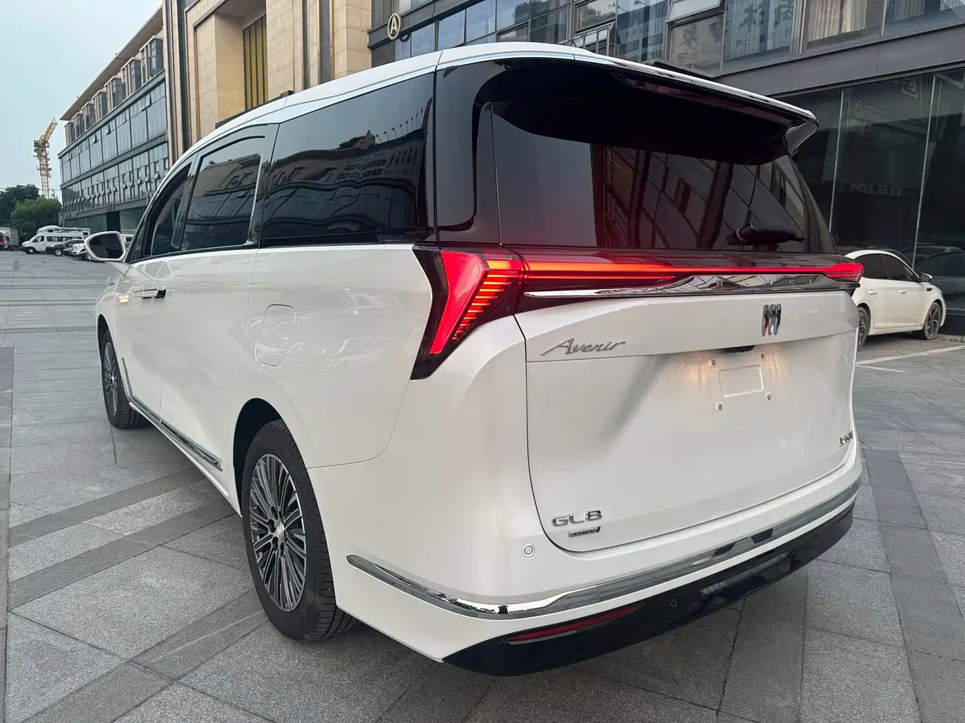 Buick GL8 New Energy 2024 Landglory Premium Edition 7-Seater фото 24