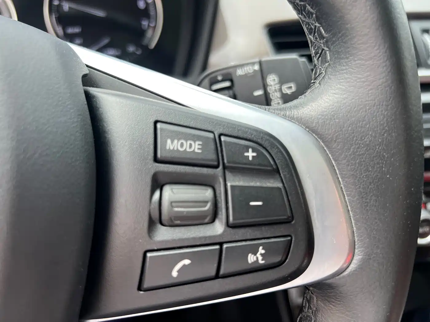 BMW X1 2018 sDrive18Li Premium Model фото 16