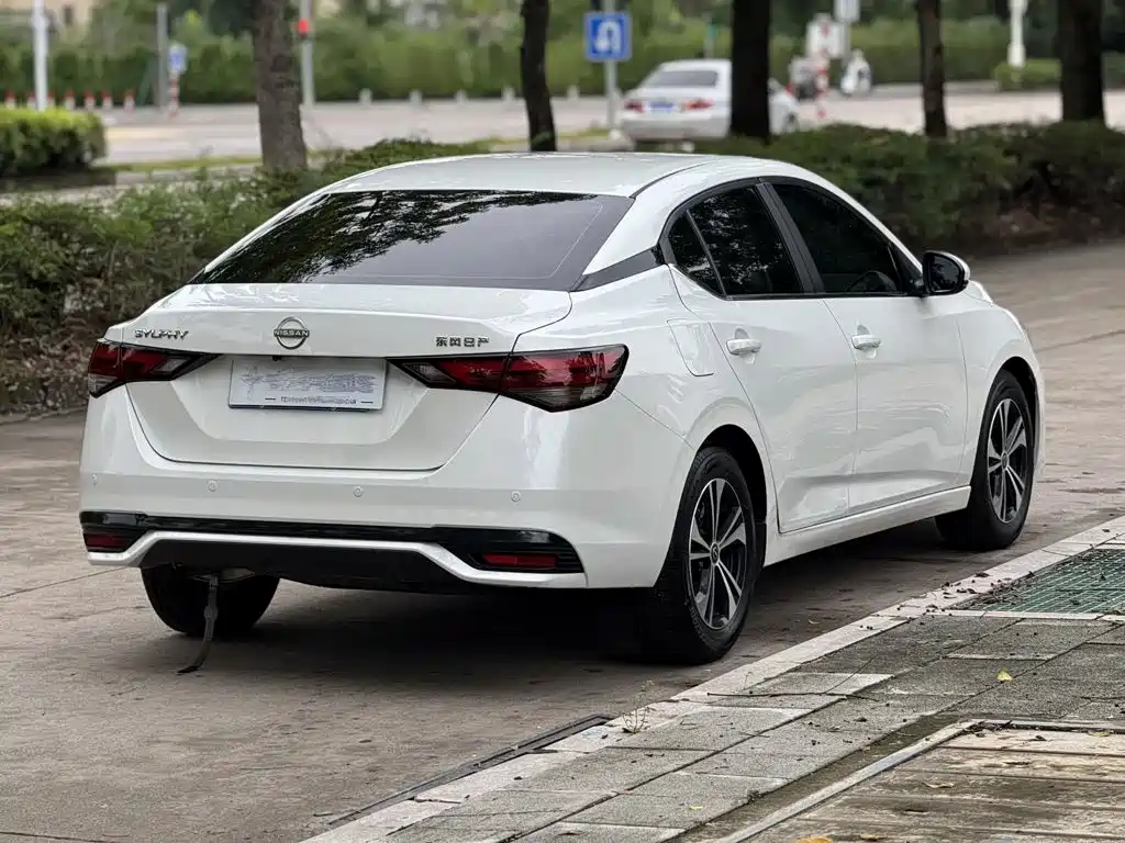 Nissan SYLPHY, миниатюра 3