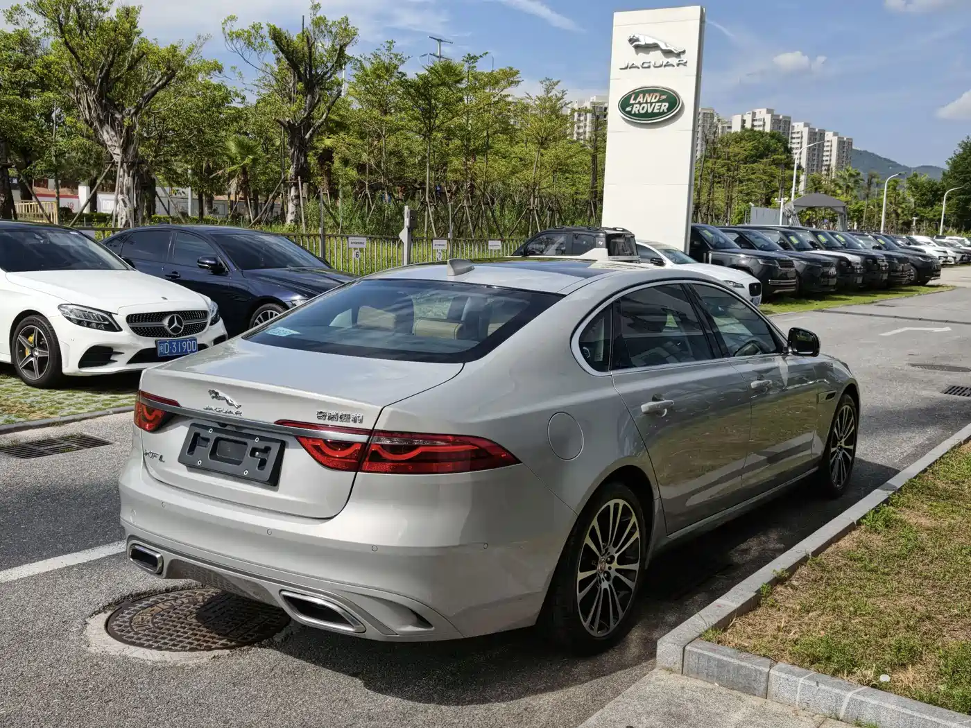 Jaguar XFL 2025 2025 2.0T P250 FWD Luxury Edition
