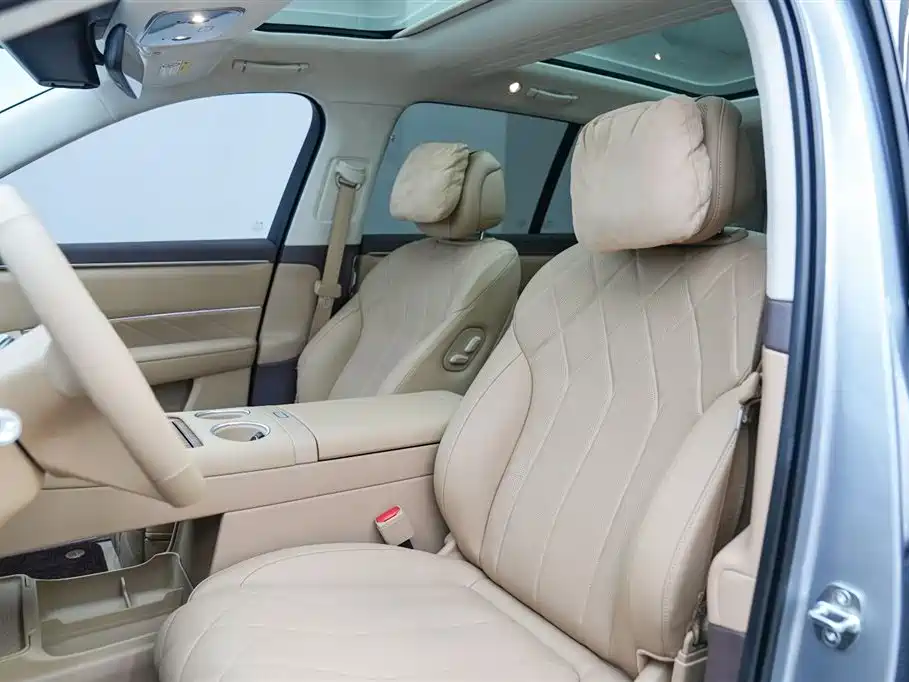 AITO Wenjie AITO M8 2025 Extended Range Ultra 53.4kWh 6-Seater фото 7