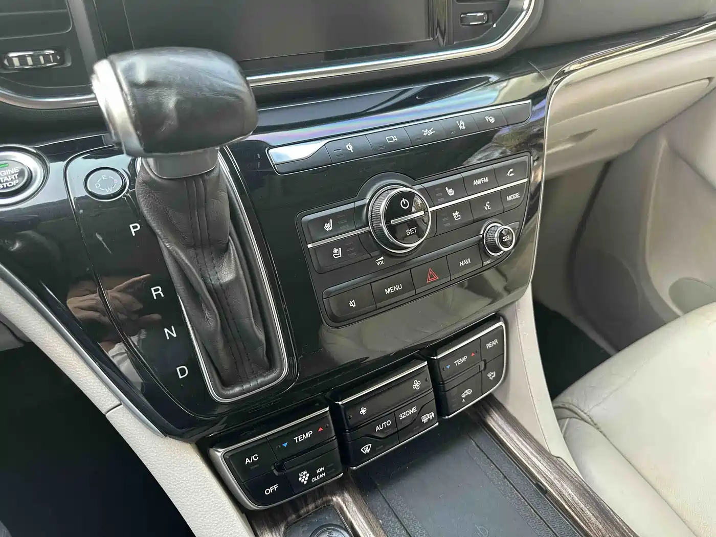 GAC Trumpchi Trumpchi M8 2018 320T Flagship Edition фото 15