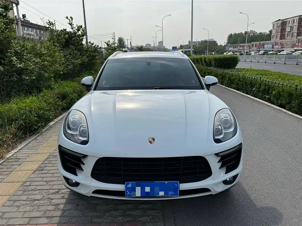 Porsche Macan 2016 Macan 2.0T фото 2