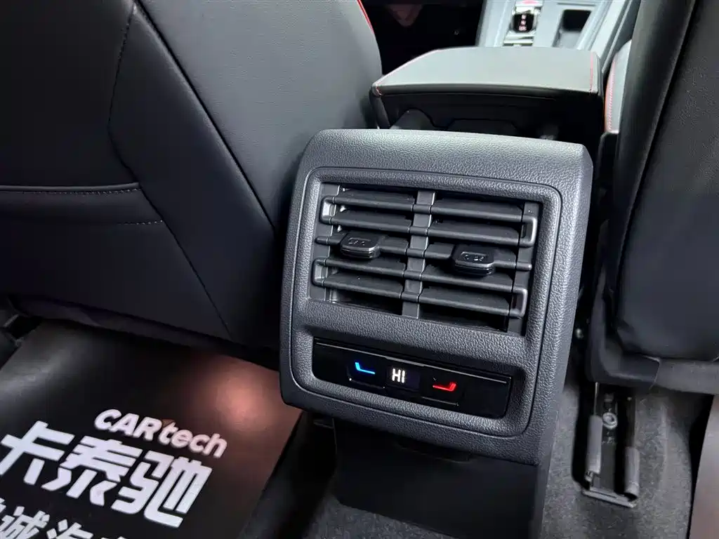 Volkswagen Golf GTI 2023 380TSI DSG GTI фото 27