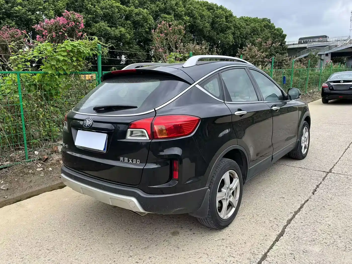 Besturn X80 2014 2013 2.0L Automatic Luxury Type