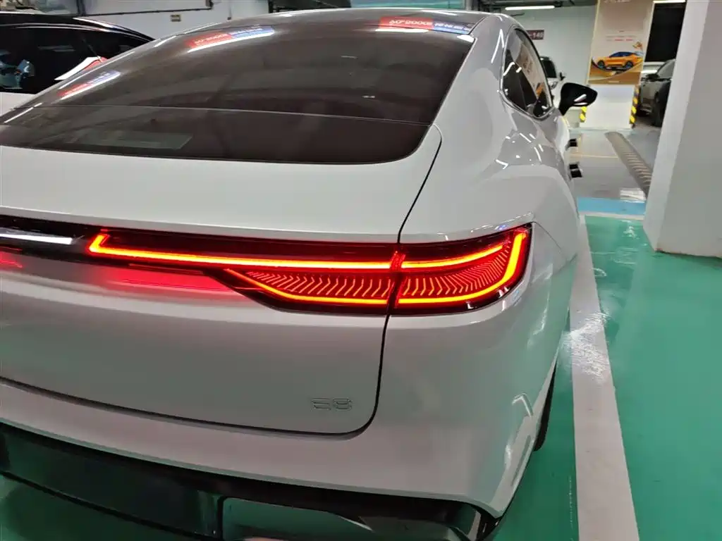 Geely Galaxy Galaxy E8 2024 665km RWD Starship Voyager Edition фото 8