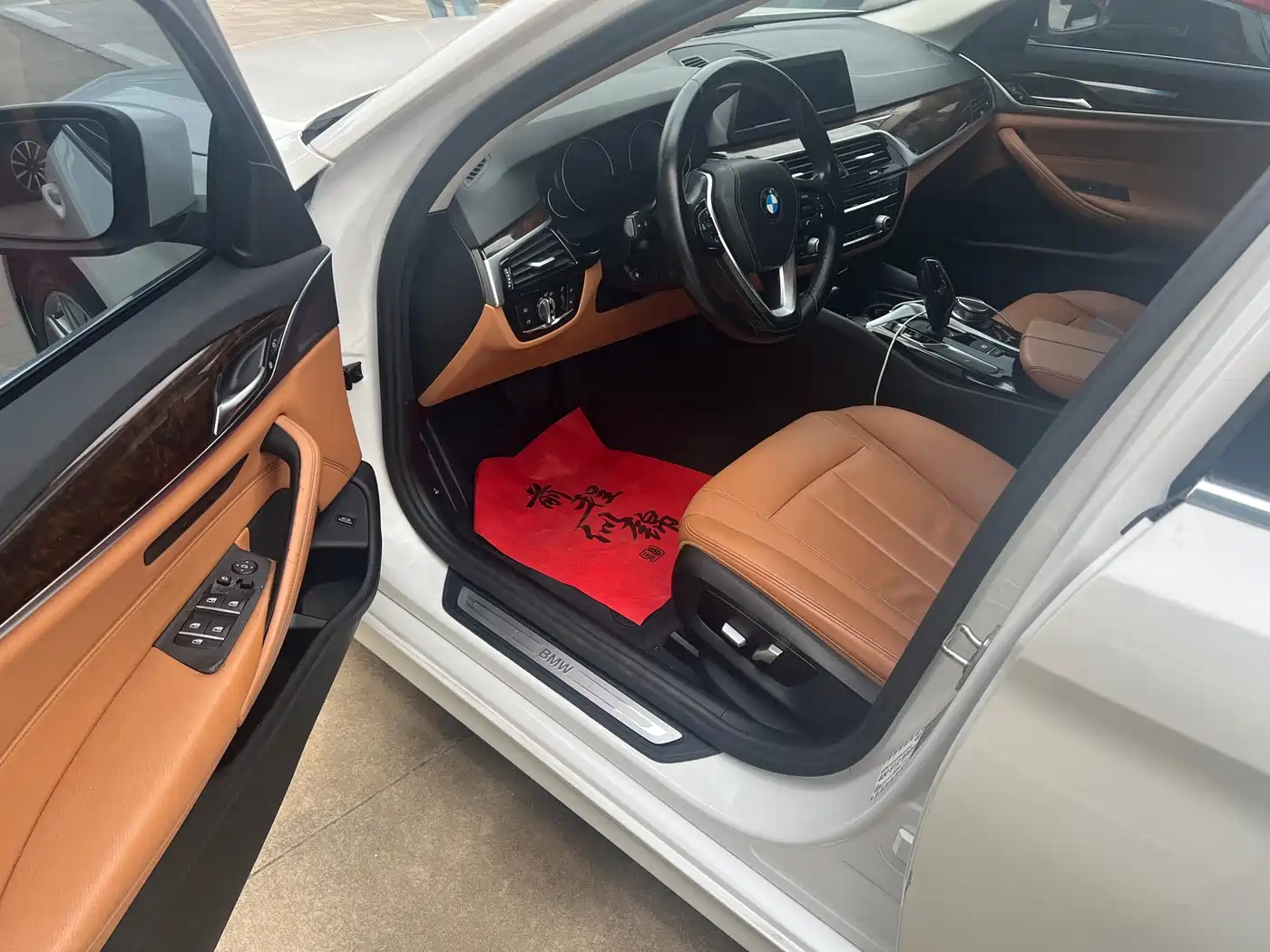 BMW 5 Series 2018 528Li Launch Special Edition фото 9
