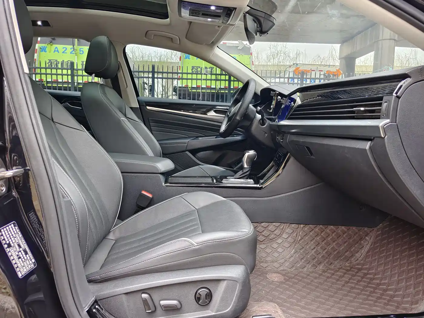 Volkswagen Passat 2023 Facelift 330TSI Elite Edition фото 21