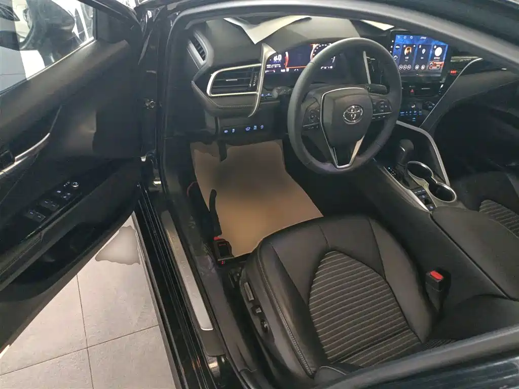 Toyota Camry 2022 2.5S Knight Edition фото 12