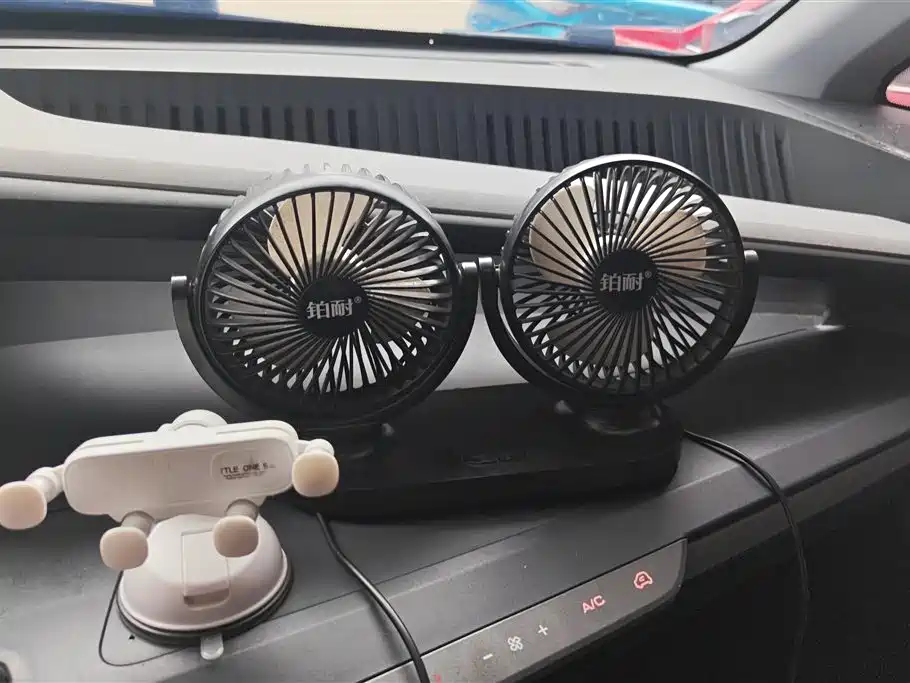 BAOJUN E200