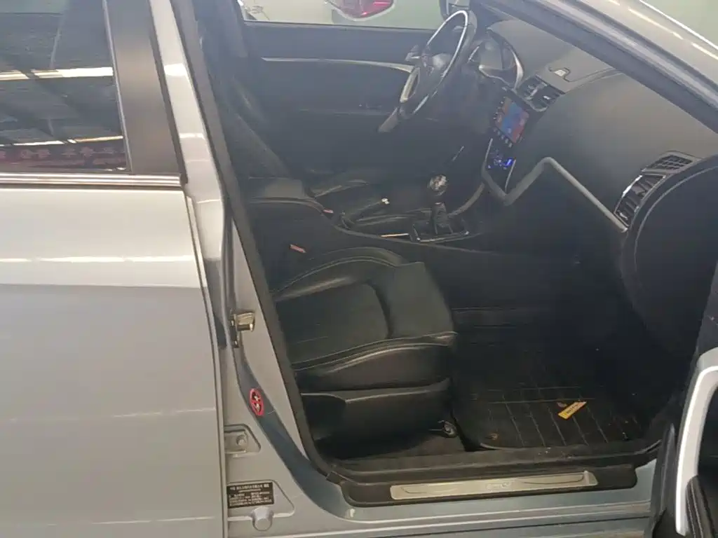 Geely Emgrand 2016 2016 Sedan 1.5L Manual Up Version