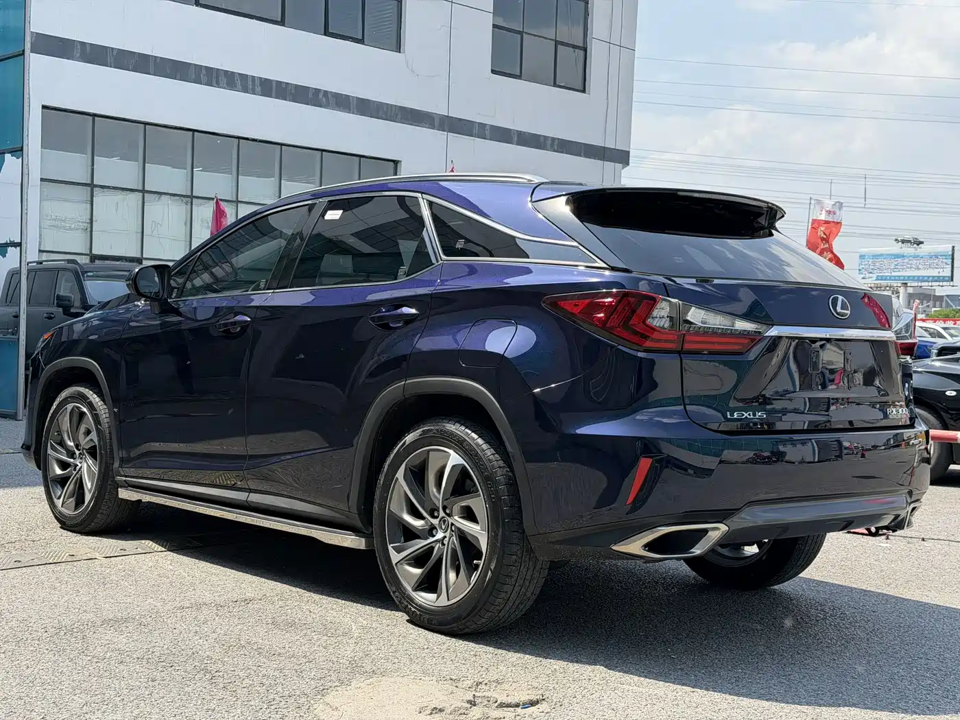 Фото 4 - Lexus RX