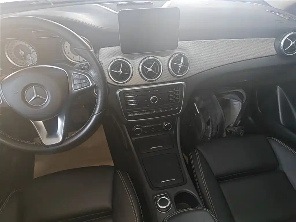 Mercedes-Benz GLA 2016 GLA 220 4MATIC Fashion фото 13
