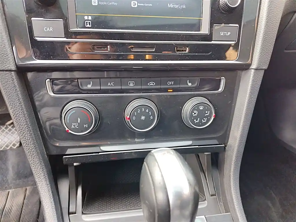 Volkswagen Golf 2018 230TSI Automatic Luxury фото 9