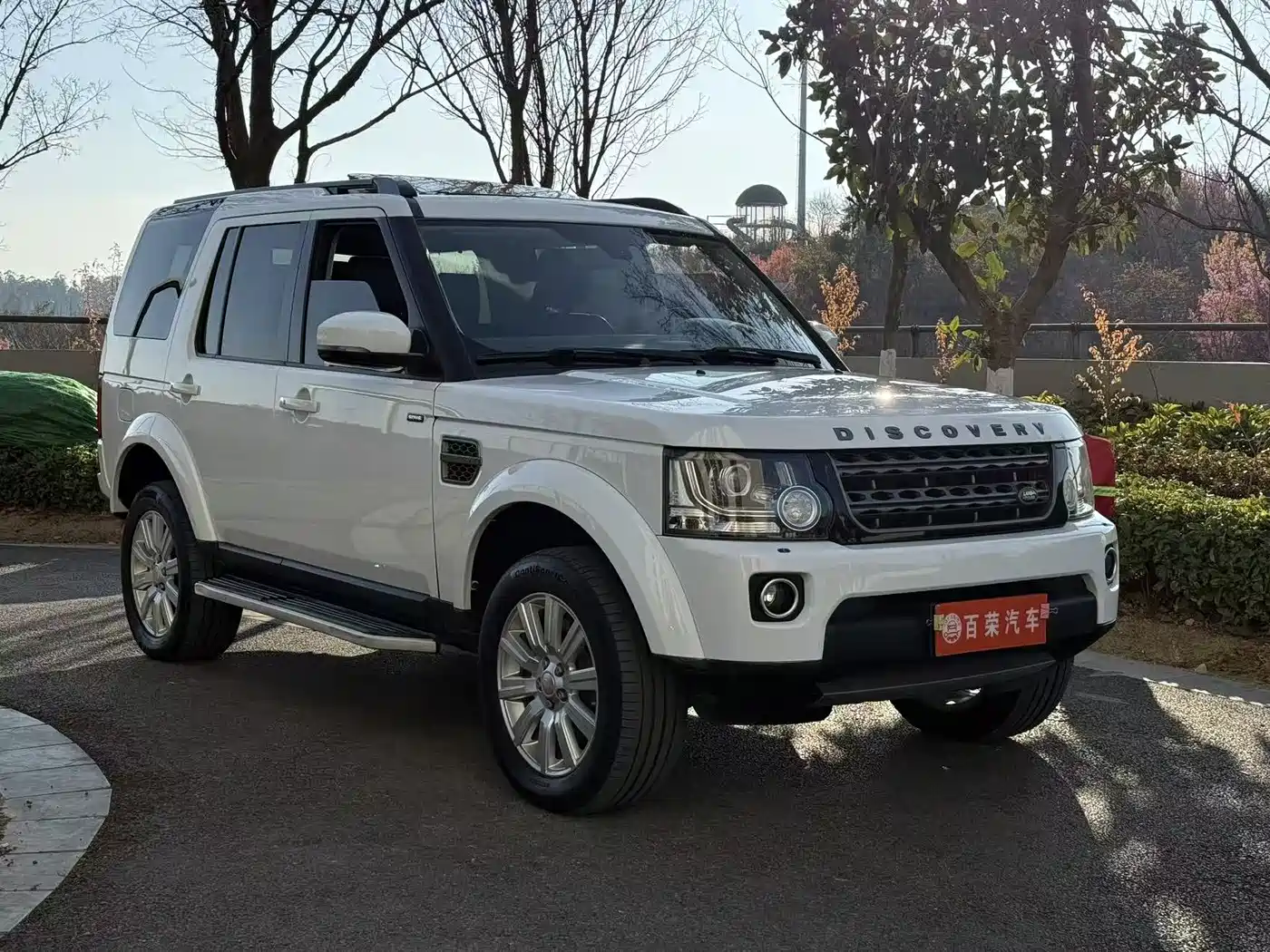 Land Rover Discovery 2015 3.0 SDV6 HSE Diesel фото 3