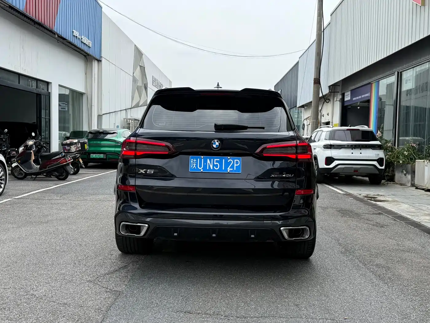 BMW X5 2023 xDrive 40Li M Sport Package фото 14