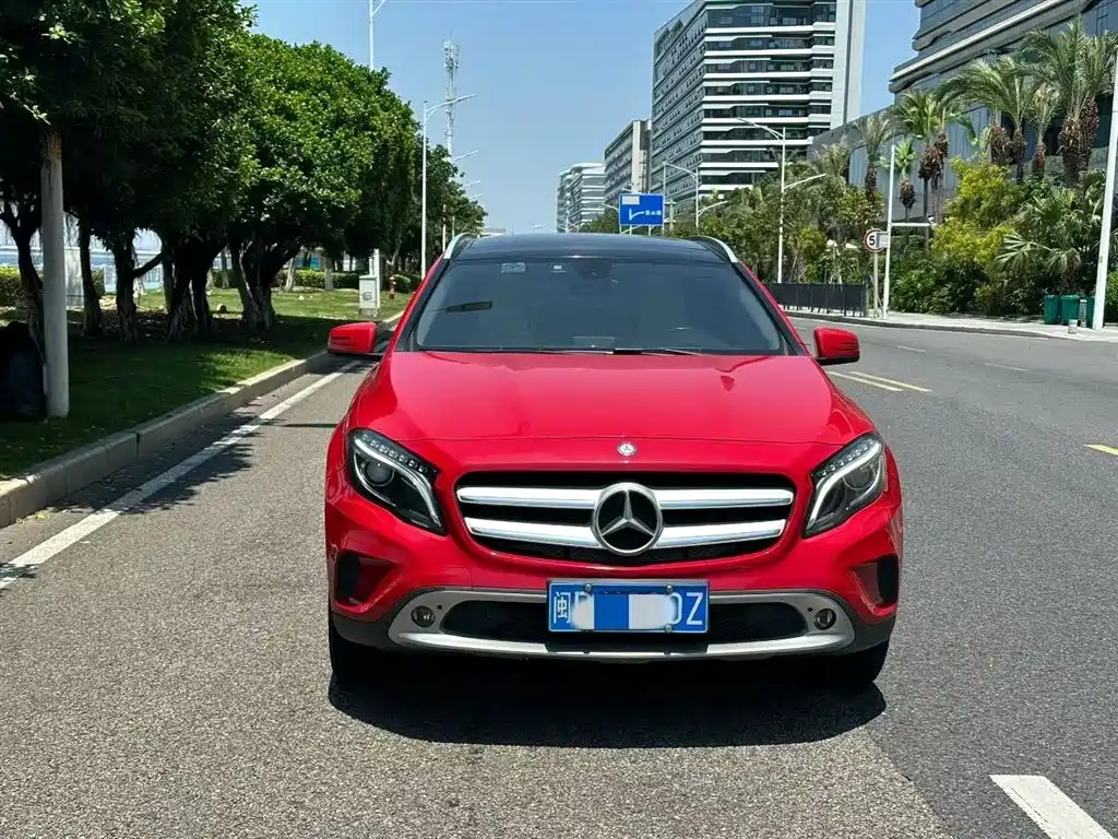 Mercedes-Benz GLA 2015 GLA 200 Fashion фото 2
