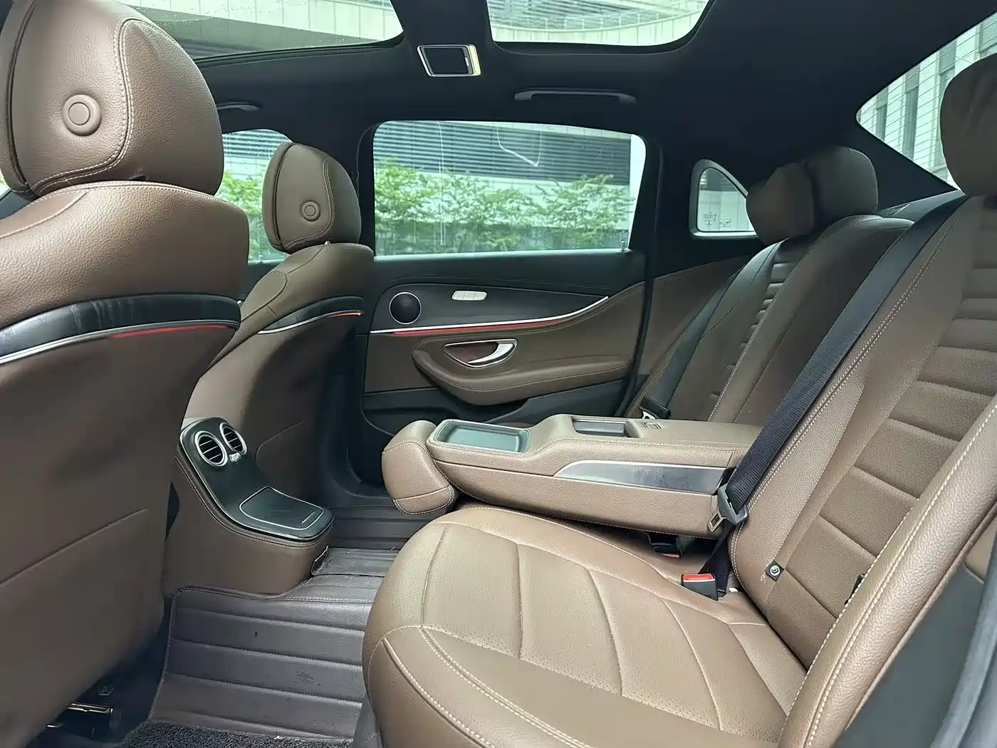 Mercedes-Benz E-Class 2022 Model Facelift III E 300 L Sport Fashion фото 11