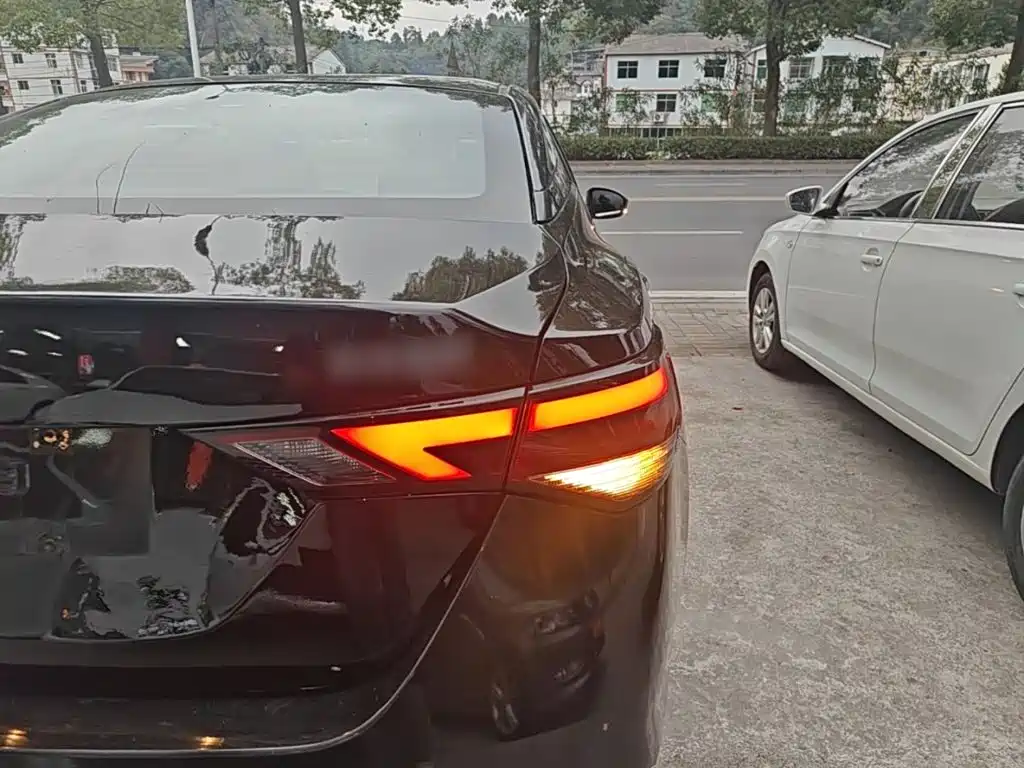 Nissan SYLPHY, миниатюра 8