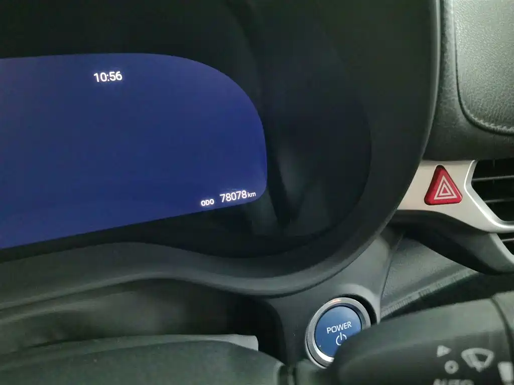 Toyota Sienna 2023 2.5L Hybrid Ultimate Edition фото 5