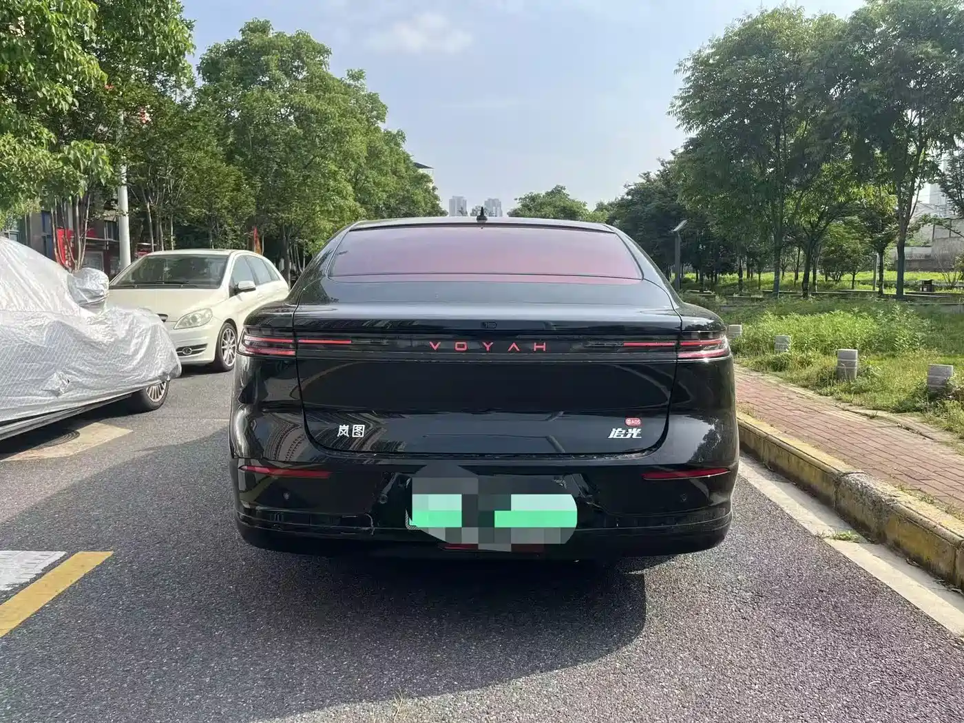 Voyah Auto VOYAH Zhuiguang L 2025 Mid-configuration Model фото 8