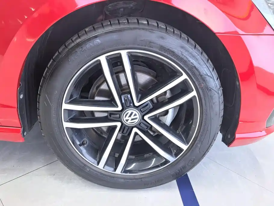 Photo 6 - Volkswagen Lamando