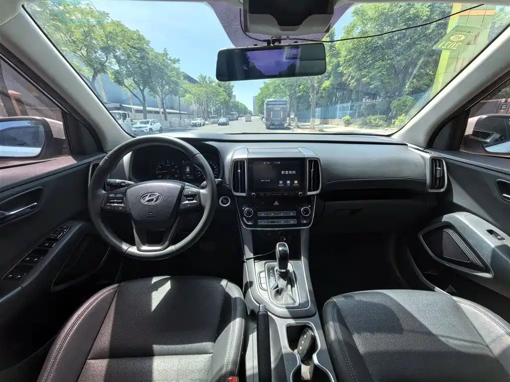 Hyundai Beijing Hyundai ix35 2019 2.0L Automatic 2WD Zhiyong·Enjoy China V фото 8