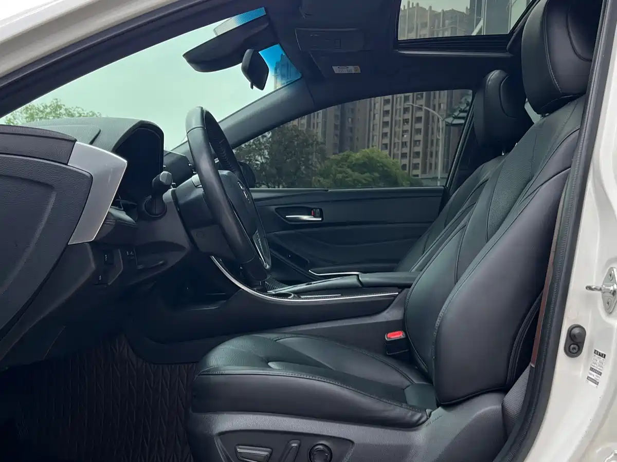 Toyota Avalon 2019 Hybrid 2.5L Luxury Edition China VI фото 6