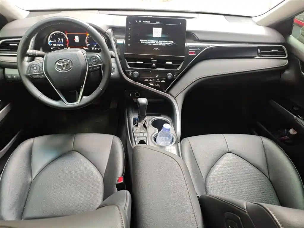 Toyota Camry 2021 2.5G Luxury Edition фото 6