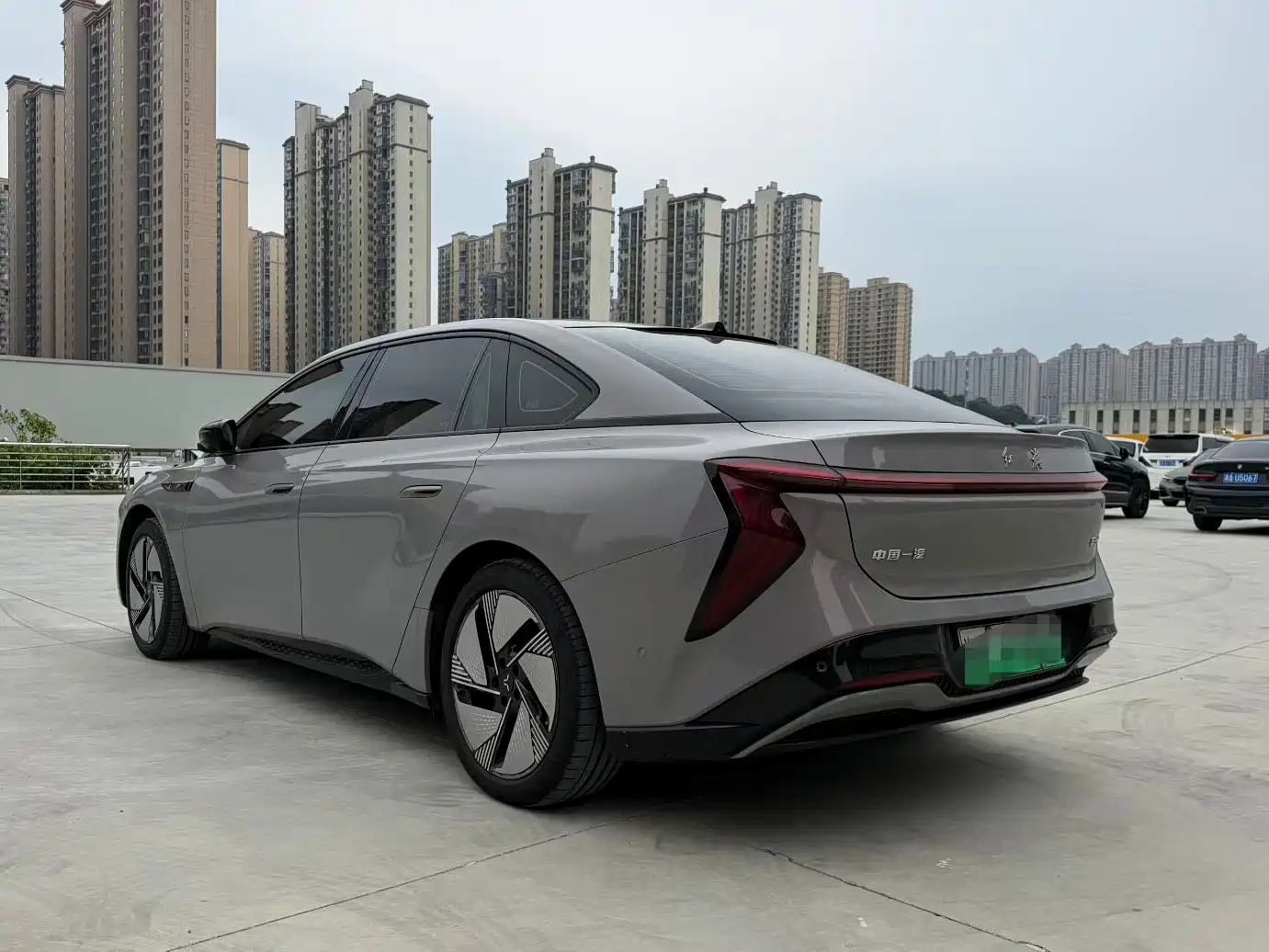 Hongqi EH7 2025 2025 640 AWD Smart Selection Edition