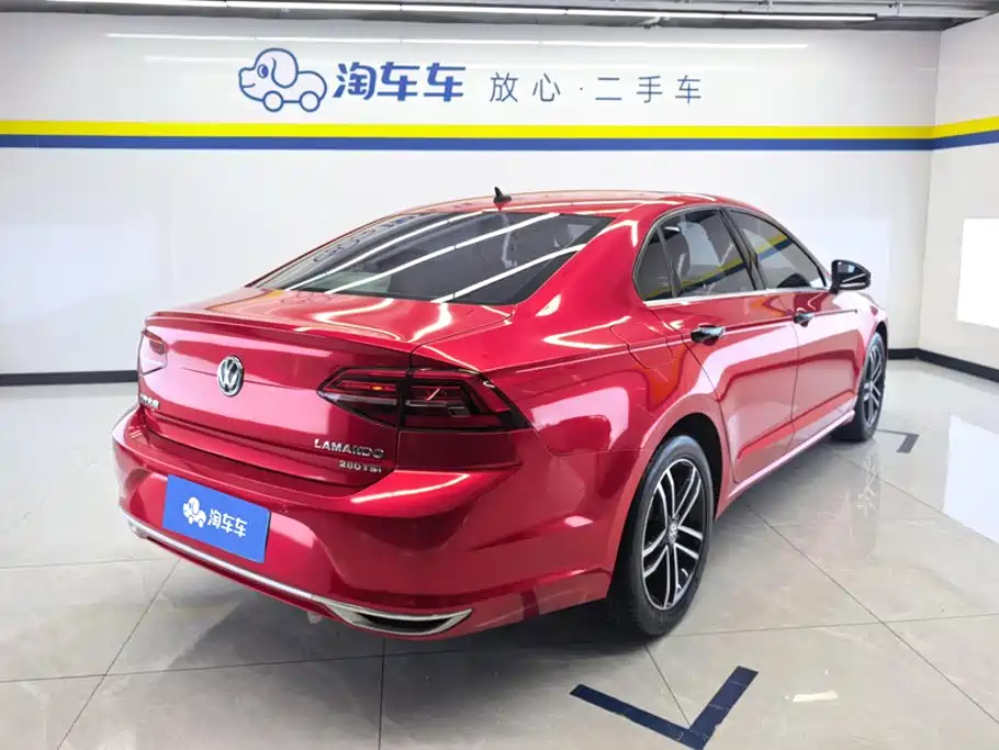 Photo 3 - Volkswagen Lamando
