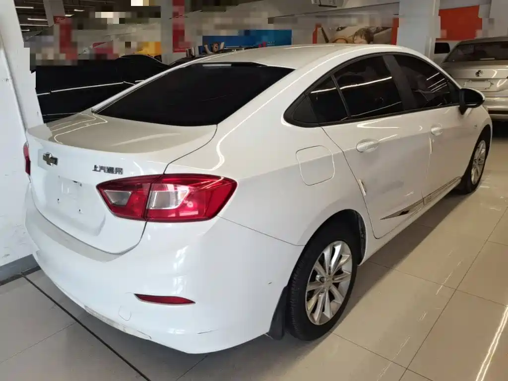 Chevrolet Cruze 2018 2018 320 Automatic Pioneer Sunroof Edition
