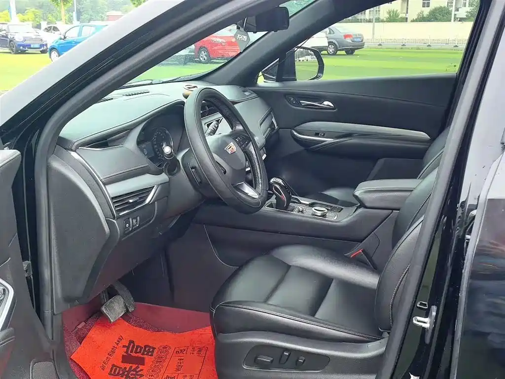 Cadillac XT4 2018 Model 28T 2WD Luxury фото 7