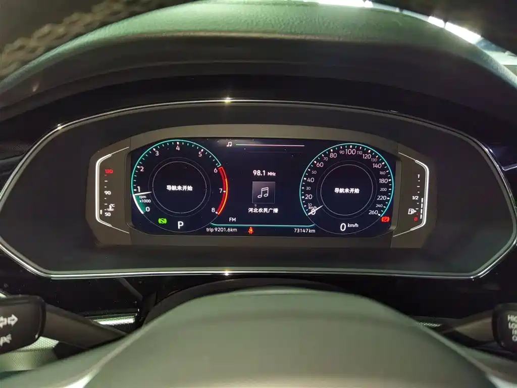 Volkswagen Passat 2023 330TSI Starlight Luxury Edition фото 12