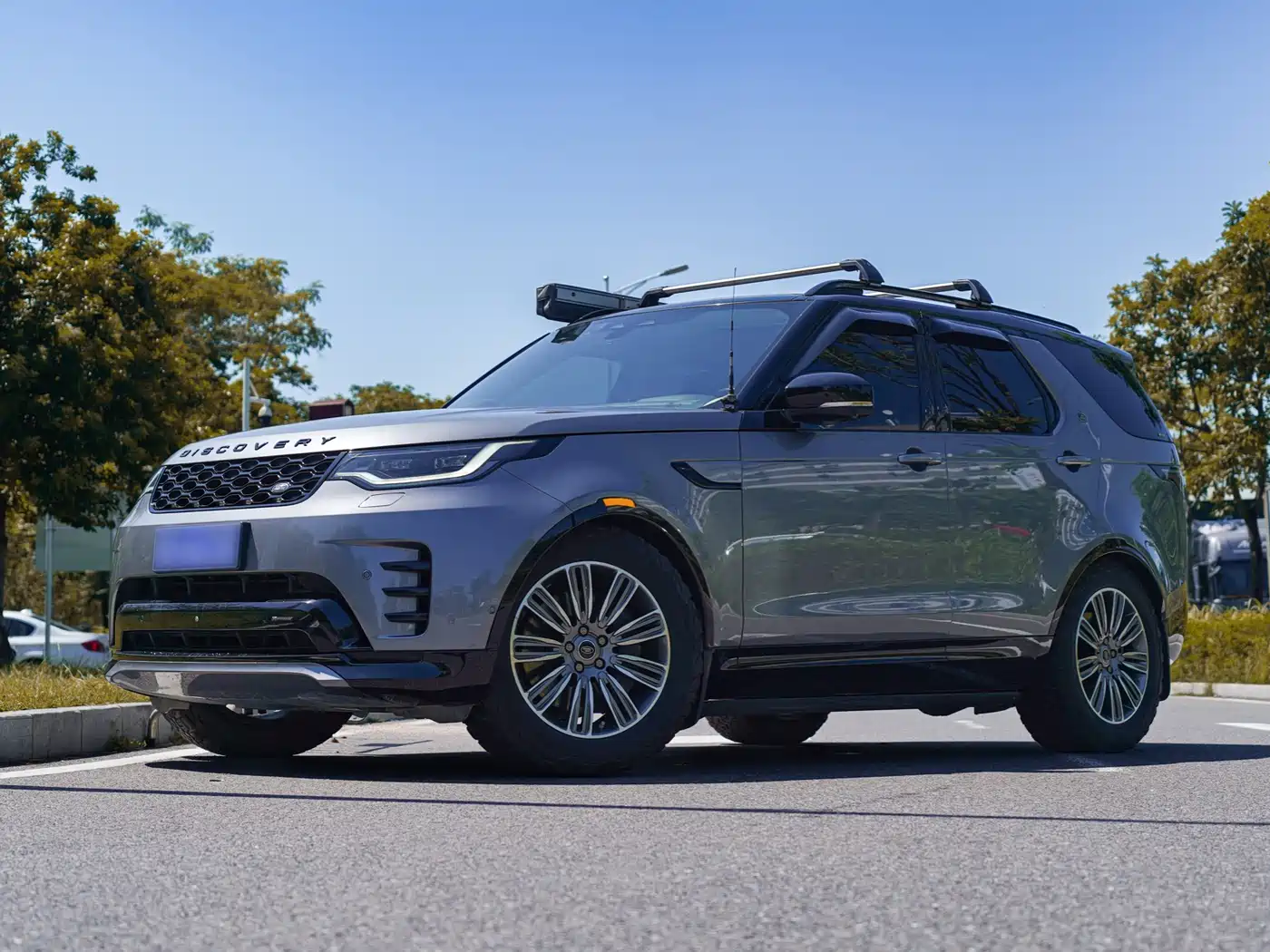Land Rover Discovery 2023 360PS R-Dynamic S фото 3