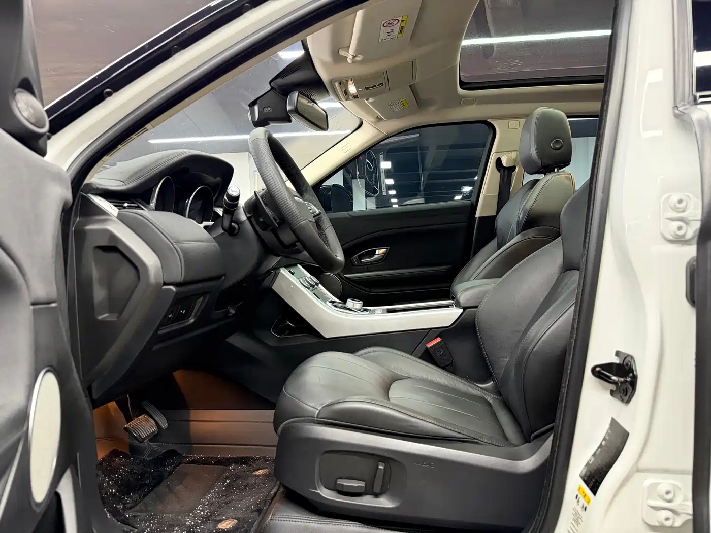 Land Rover Range Rover Evoque 2016 2.0T PURE Style фото 4