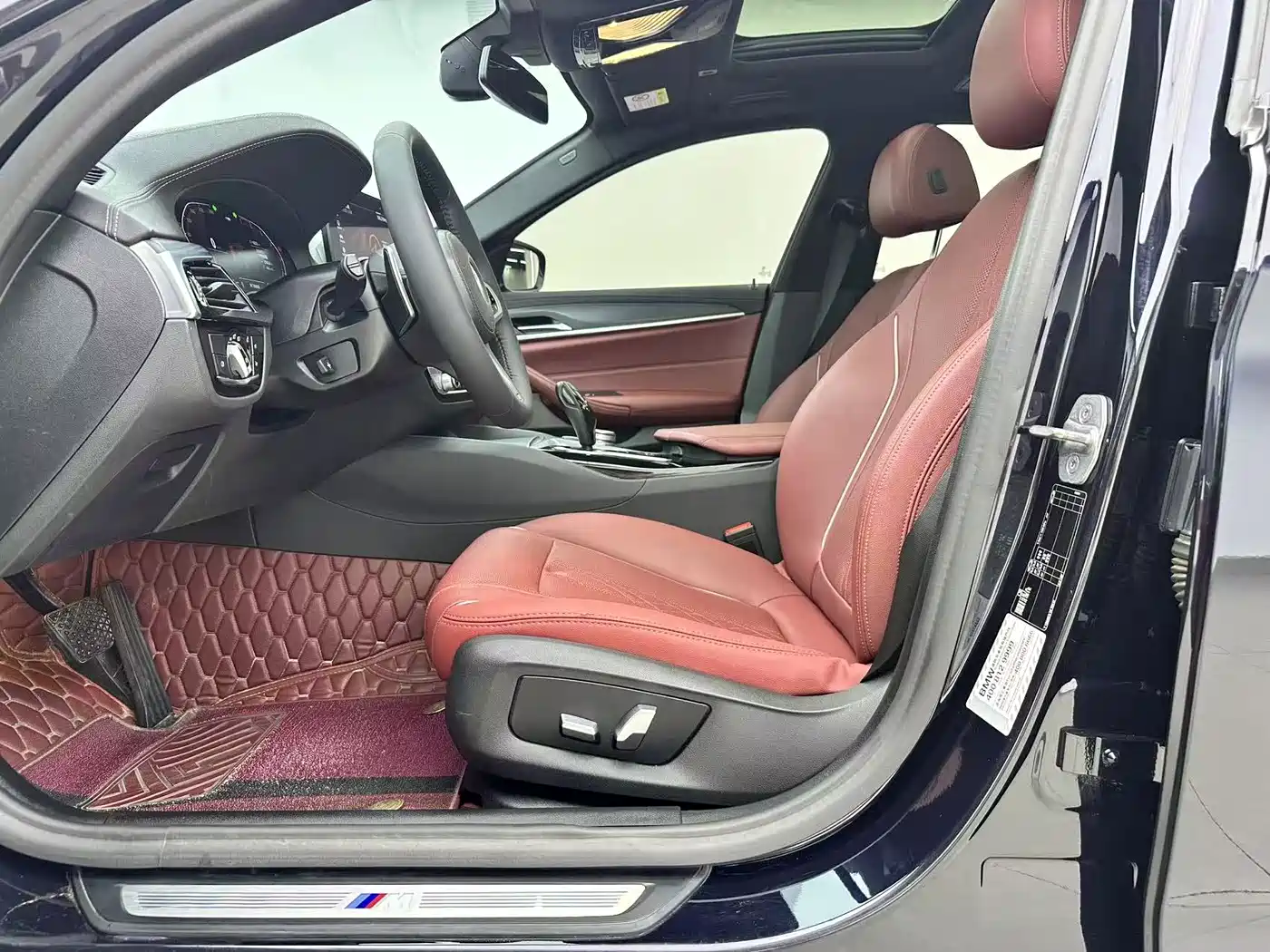 BMW 5 Series 2021 530Li Leading M Sport Package фото 6