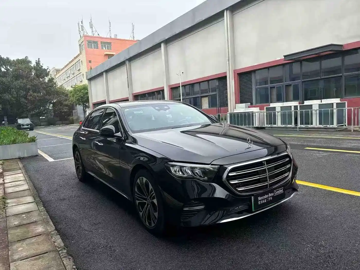Mercedes-Benz E-Class New Energy 2024 2024 E 350 e L Plug-in Hybrid Sedan