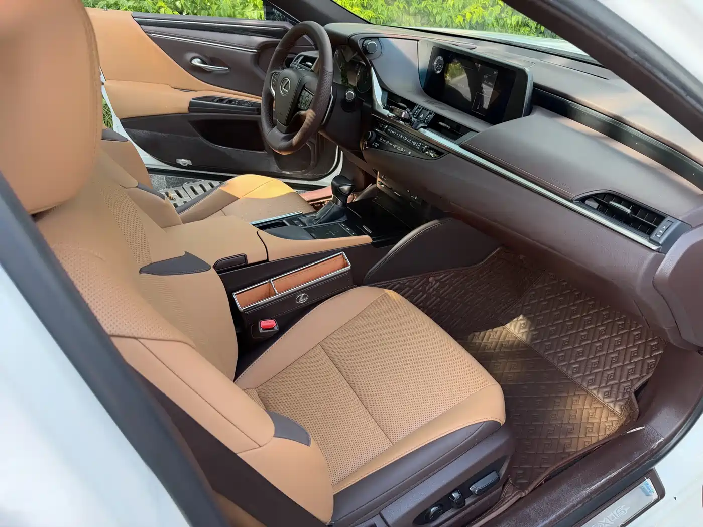 Lexus ES 2020 Model 300h Excellence Edition фото 5