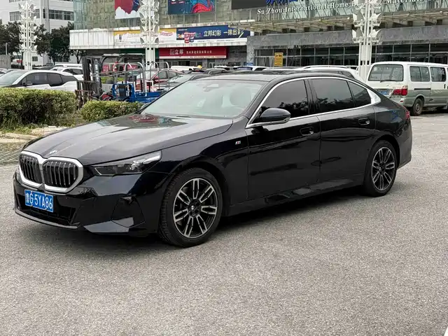 BMW 5 530Li, Лидер, M Спорт-пакет