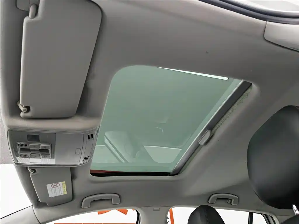 Volkswagen Golf 2015 1.6L Automatic Comfort фото 14